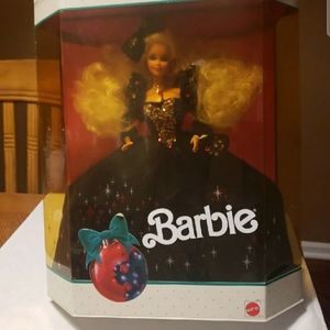 Vintage 1991 BARBIE Happy Holidays Special Edition
